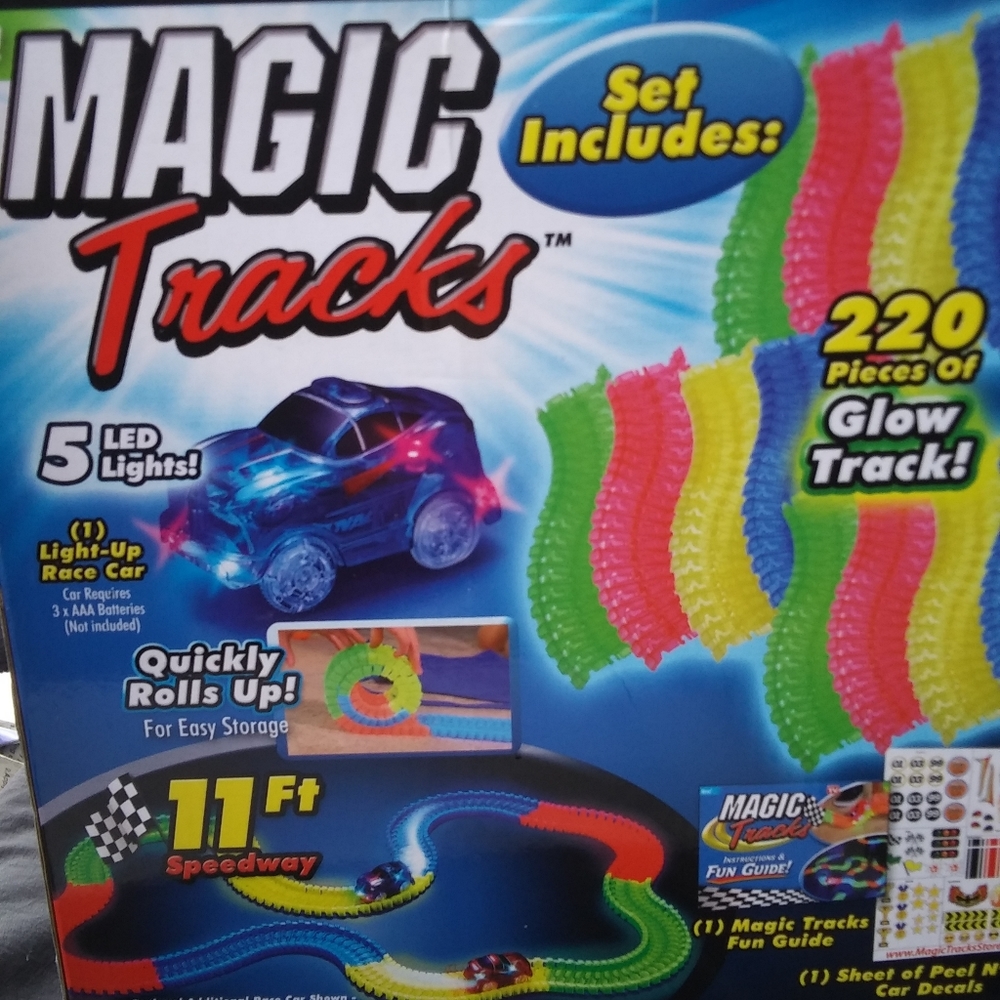 Magic tracks. 220 piece set.